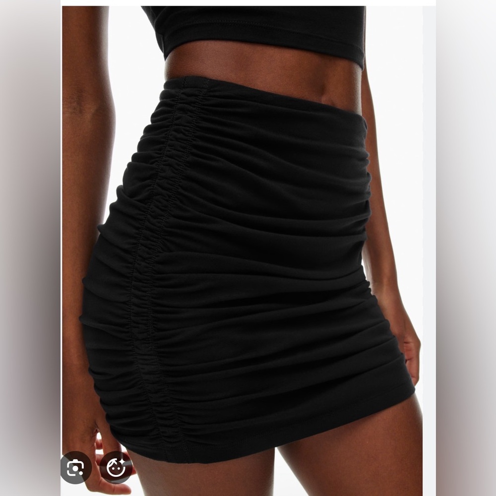Aritzia TNA Chill Malibu skirt